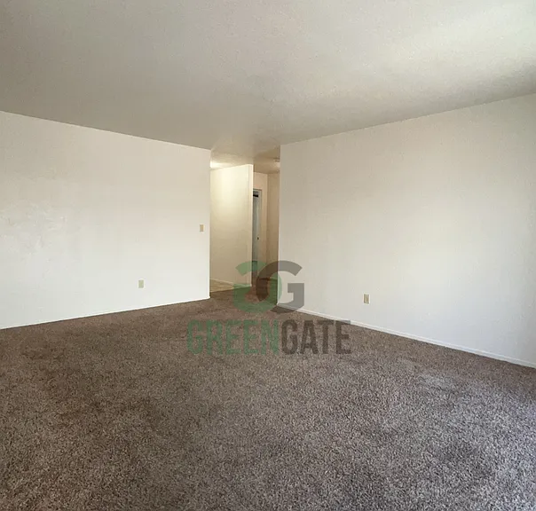 2201 Meadow Glen Dr — Photo 5