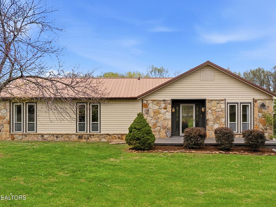 1st image of 157 Johnson Dr