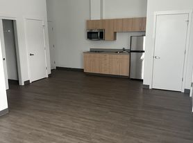 990 Broadway Apartment Homes