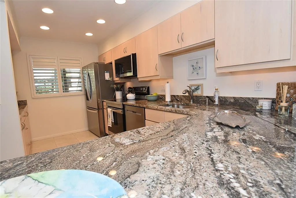 2 bed, 2.0 bath, 1216 sqft, $2,500 — Photo 3