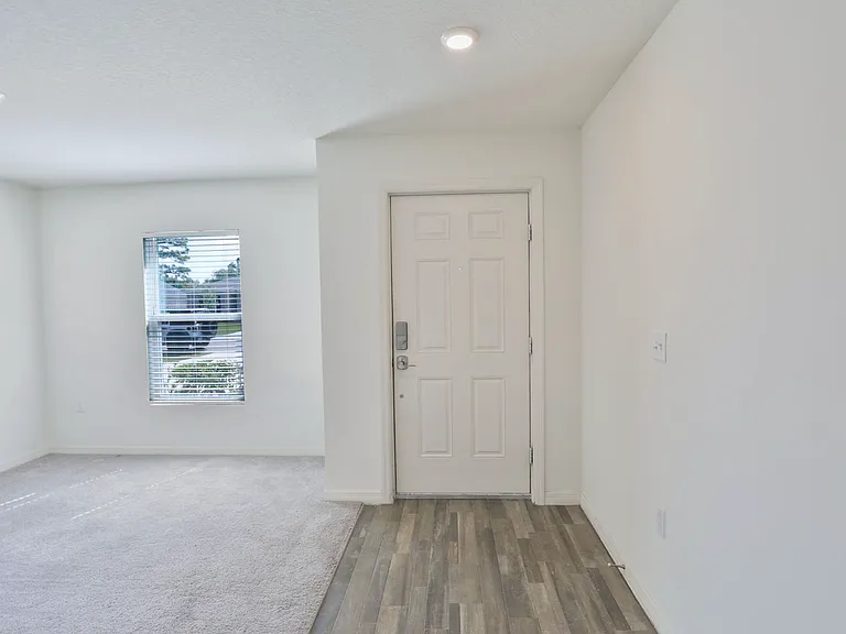 2352 SE Surrey Pl — Photo 17