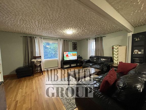5th image of 82 Sylvia St
