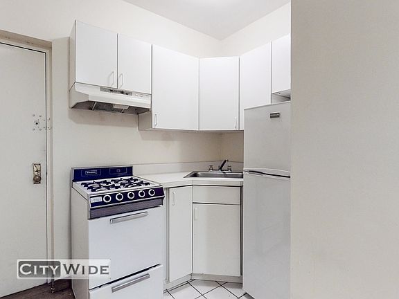 2nd image of 346 E 76th St #14D