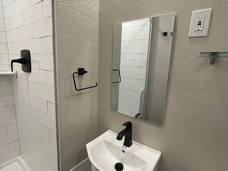 5960 Wellesley Ave — Photo 8