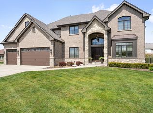 12032 Ashbrook Ln, Mokena, IL 60448