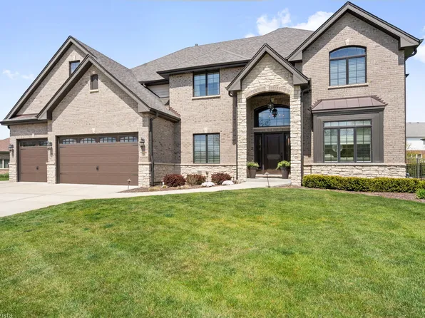 12032 Ashbrook Ln, Mokena, IL 60448