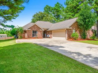 16 E Adam Dr, Sumrall, MS 39482