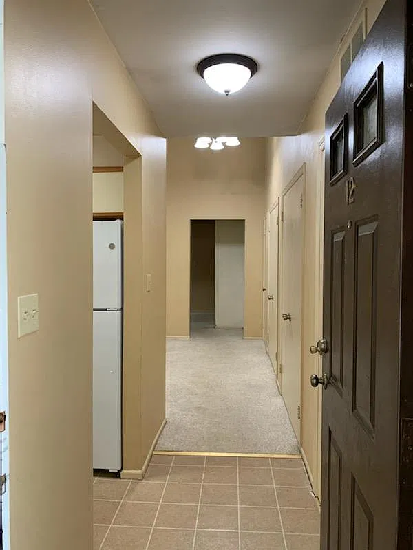 100 Hillside Dr — Photo 1