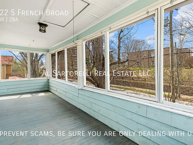 122 S French Broad Ave — Photo 25