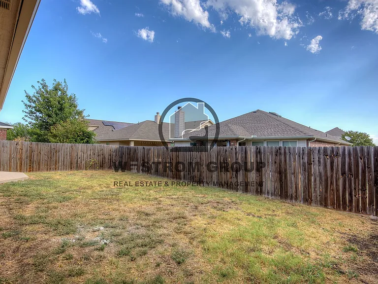 10904 Rising Mist Ct — Photo 36