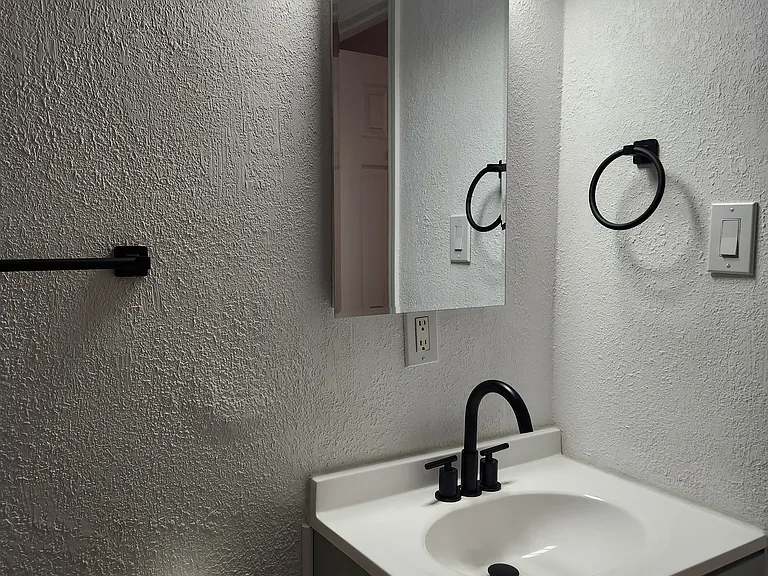 731 W Pepper Pl #2 — Photo 15