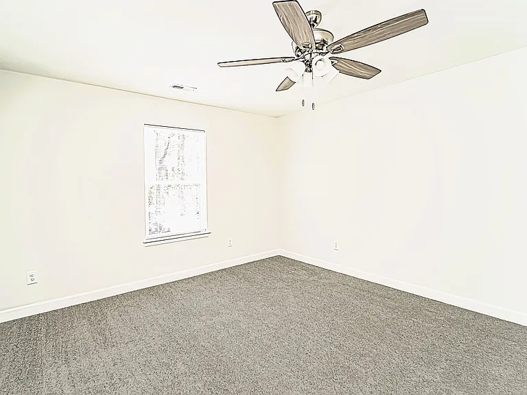 642 E Ketchie St — Photo 7