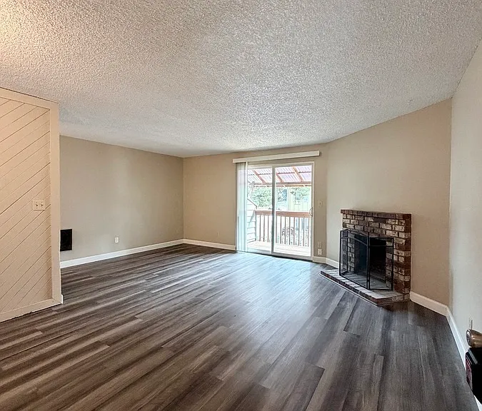 12220 SW Longhorn Ln #C — Photo 1