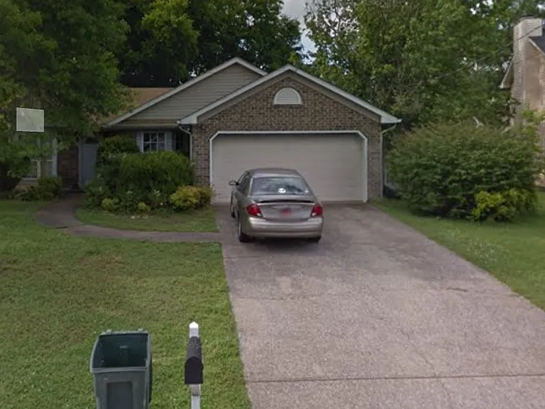 103 Knollwood Ct — Photo 1