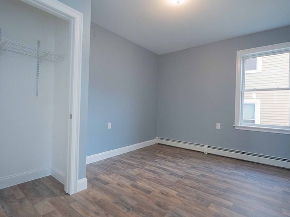 5th image of 6 Beacon St Floor 1