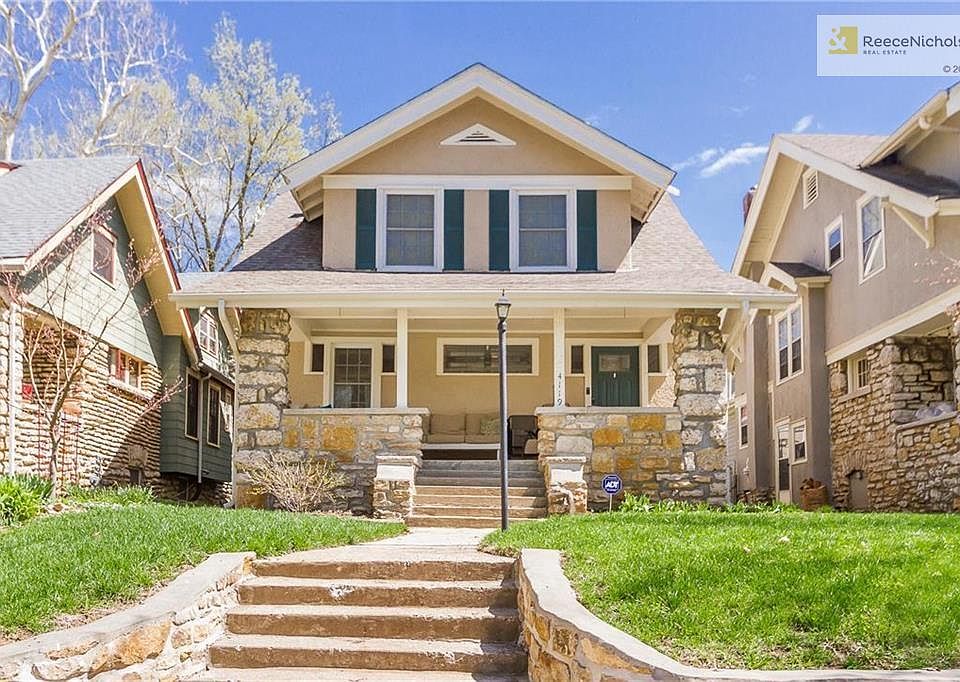 Imagine relaxing with the ones you love/like/just met/known for ever right here on this porch overlooking Gilliam Park.