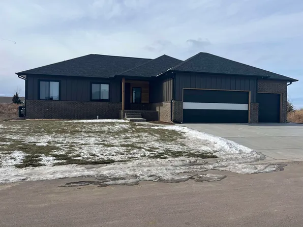 4013 N Estancia Ct, Wichita, KS 67205