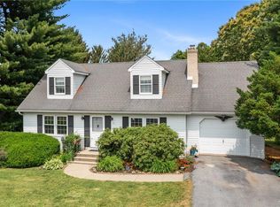 511 Twin Ponds Rd, Breinigsville, PA 18031