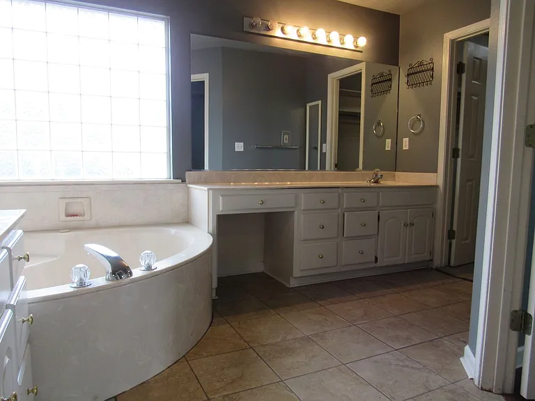 16 Emerald Cir — Photo 28