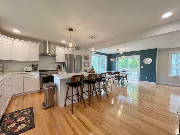 123 Pleasant St