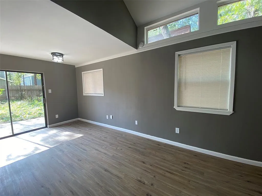 2 bed, 2.0 bath, 668 sqft, $1,000 — Photo 4