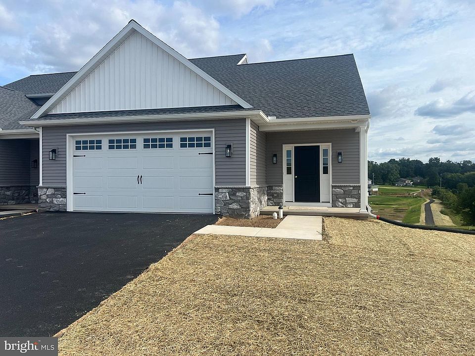 1st image of 320 Ridgefield Dr