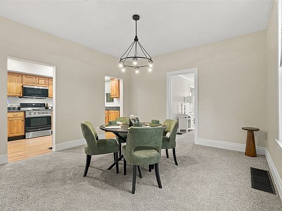 4th image of 19 Hawthorne Ave