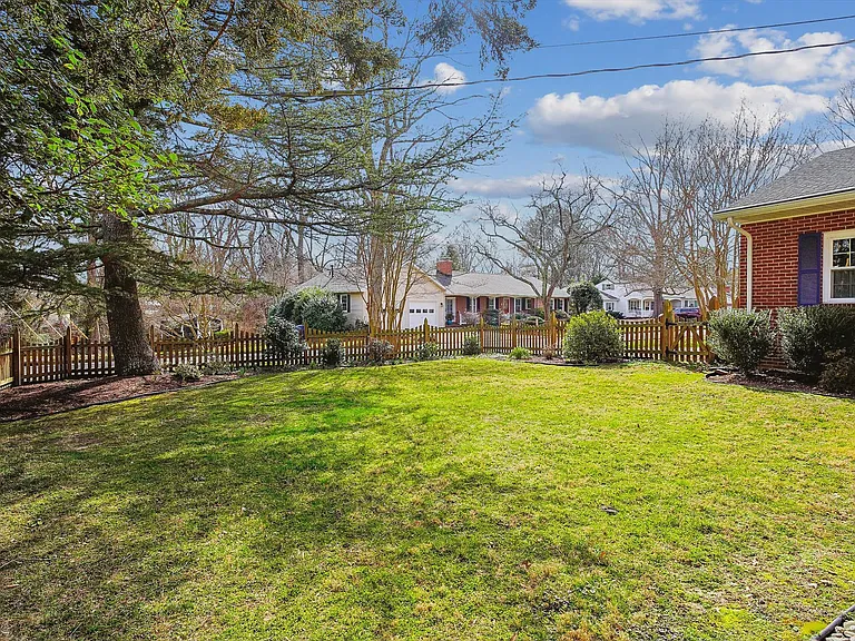 532 Trippe Ave — Photo 26