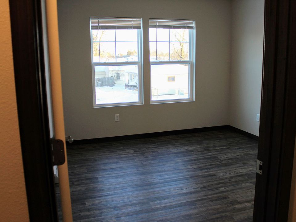 1st image of 1042-1044 15th Ave S