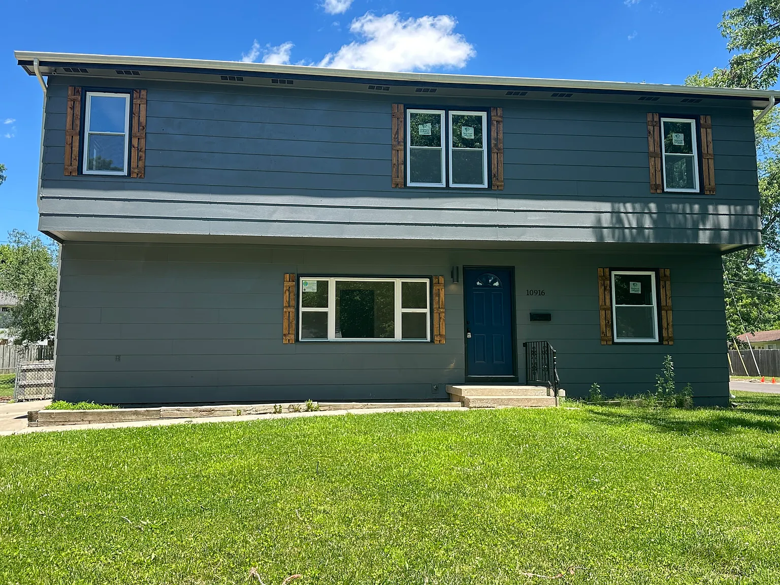 6 bed, 2296 sqft, $2,875 — Photo 1