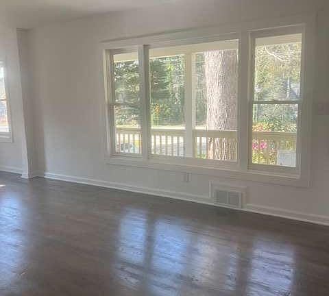 2nd image of 2580 Cascade Rd SW