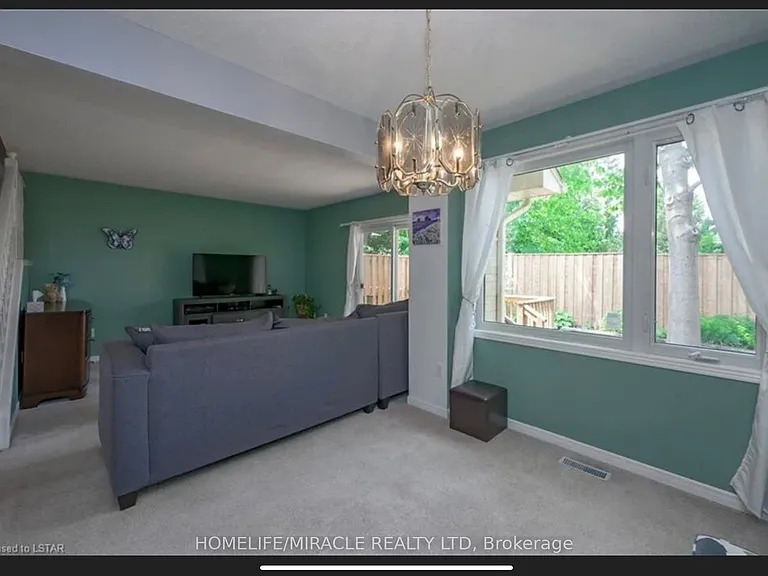 195 Barker St #7 — Photo 15