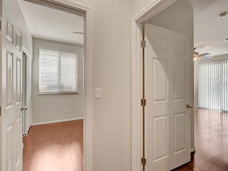 4421 Desert Home Ave — Photo 25