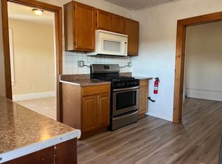 60 Rathbun St #3R, Woonsocket, RI 02895