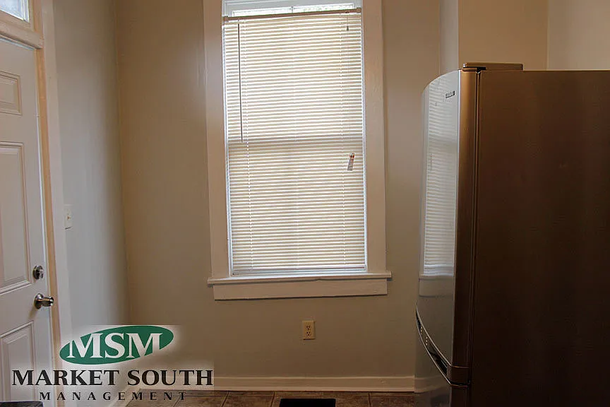 Newly Renovated 3 Bedroom On Habersham/ E32 — Photo 4