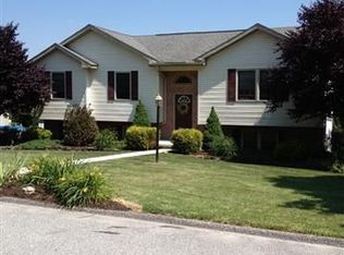 1908 Cedar Dr, Spring Grove, PA 17362