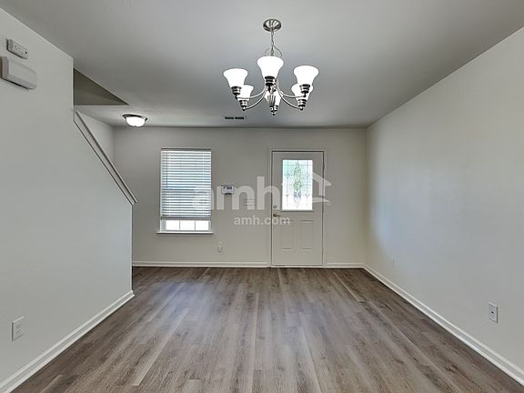 4th image of 1882 Woodstone Dr