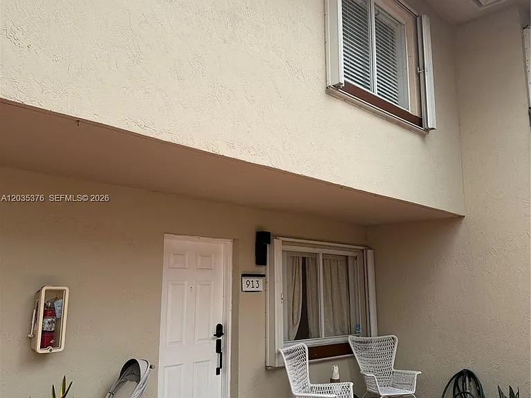 431 NW 82nd Ave #913 — Photo 1
