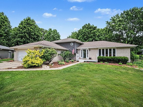 2nd image of 15309 S Buttercup Ct