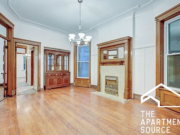 4th image of 4736 S Prairie Ave #2