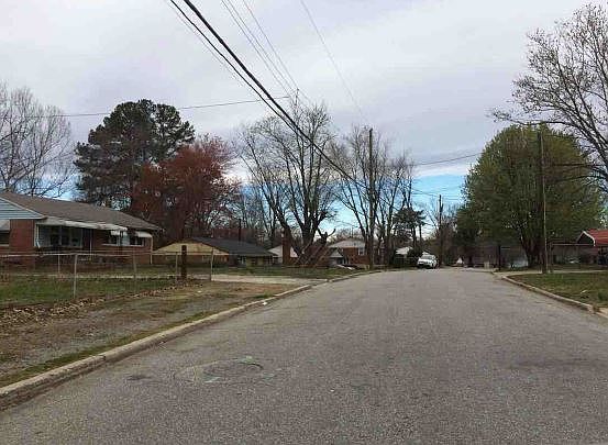 2nd image of 2526 Rosemary Dr