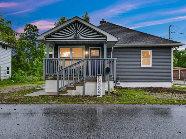 1011 Marquette Rd, Lake Station, IN 46405