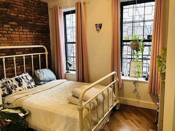 4th image of 461 Chauncey St #1M