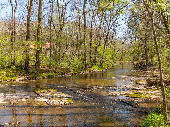 2nd image of 348 Spring Creek Rd
