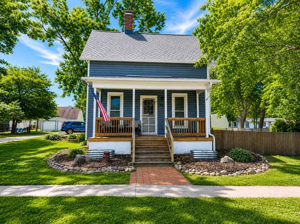 144 W Lincoln St, Seneca, IL 61360