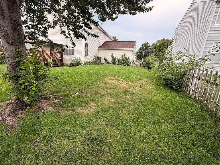 908 Mineral Dr — Photo 34