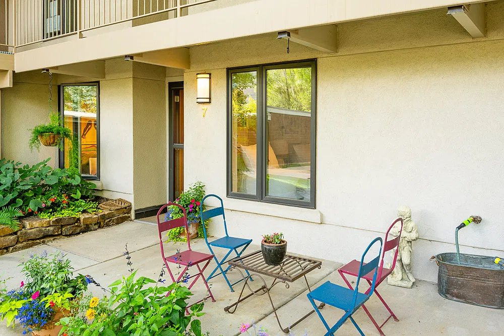 4 bed, 1600 sqft, $12,000 — Photo 2
