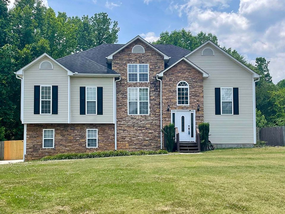 1st image of 221 Emerald Pointe Dr