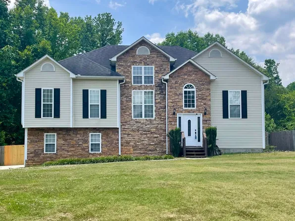 221 Emerald Pointe Dr, Carrollton, GA 30116