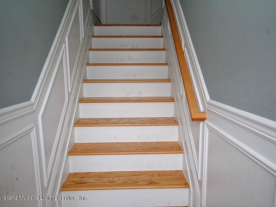 596 Metropolitan Ave, Staten Island, NY 10301 Zillow